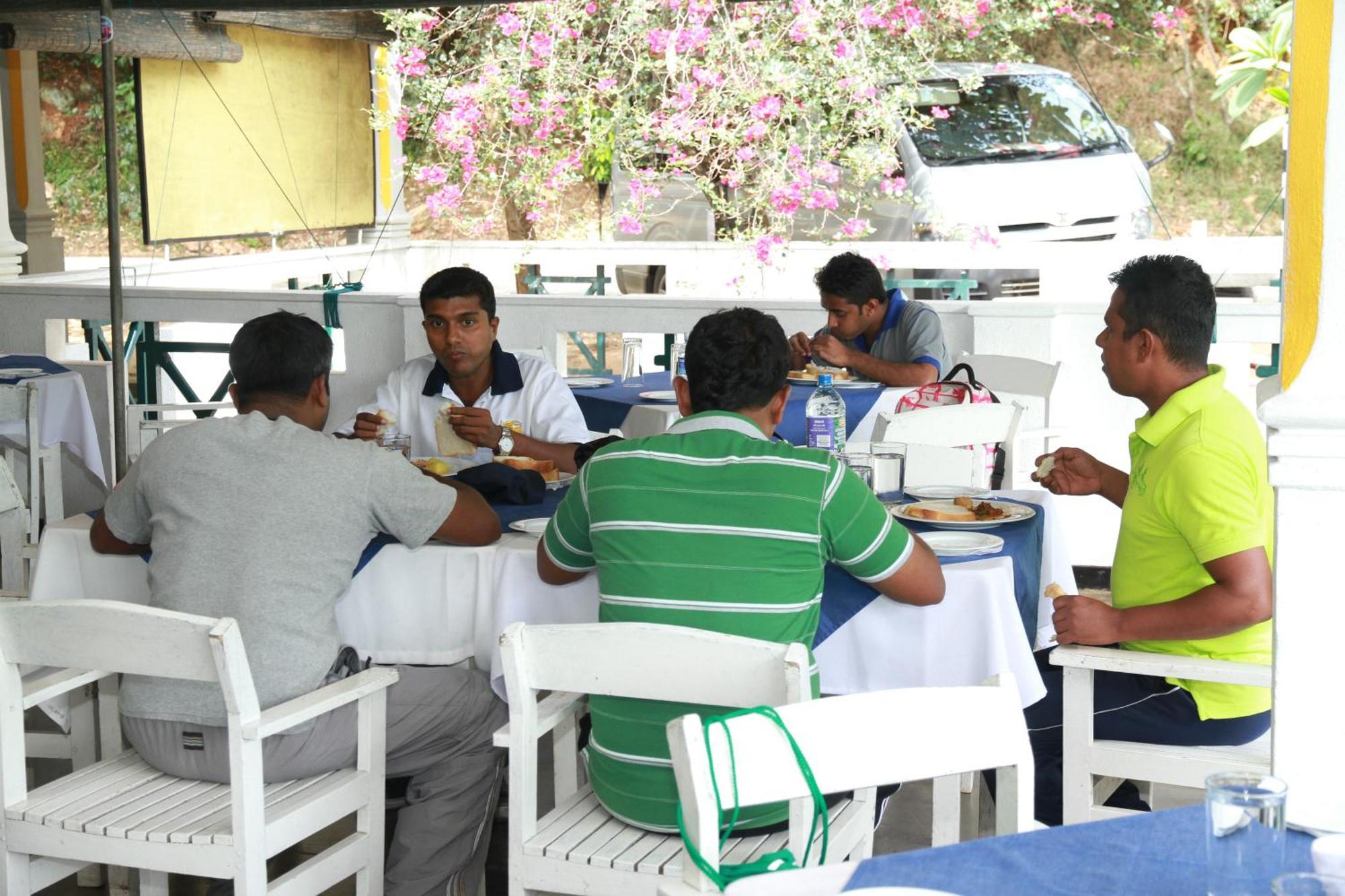 River Garden Resort Belihuloya Bagian luar foto